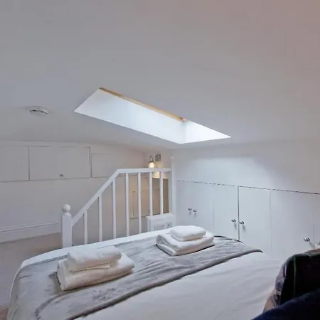 Cosy 2 Bed Modern Mews - Kings Cross Apartment London Exterior photo