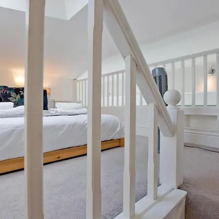 Cosy 2 Bed Modern Mews - Kings Cross Apartment London Exterior photo