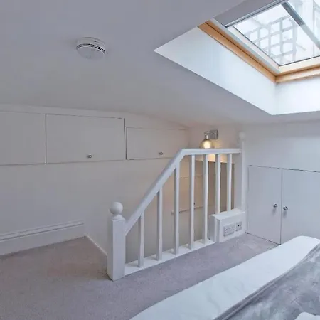 Cosy 2 Bed Modern Mews - Kings Cross Apartment London Exterior photo