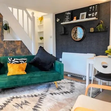 Cosy 2 Bed Modern Mews - Kings Cross Apartment London Exterior photo