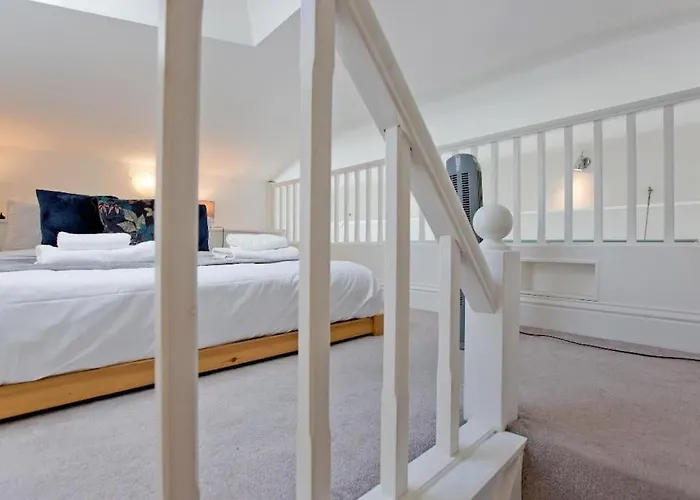 Cosy 2 Bed Modern Mews - Kings Cross